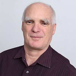 Пол Бредбієр - Старший викладач