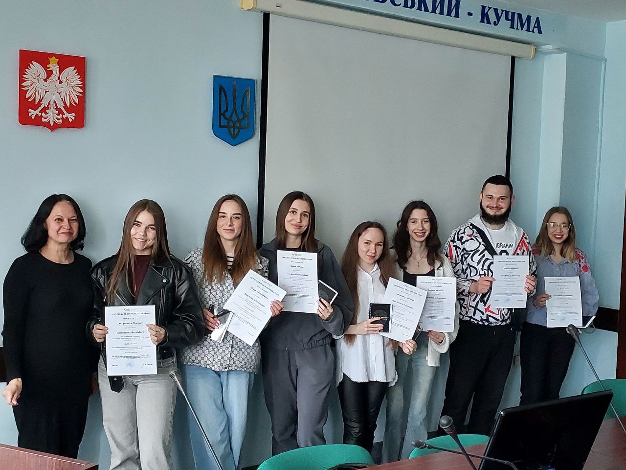 Кейс-батл англійською мовою для студентів-психологів: подолання стресу під час війни